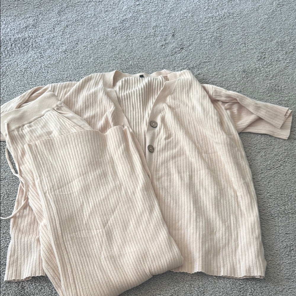 Cream Ribbed Lounge Set